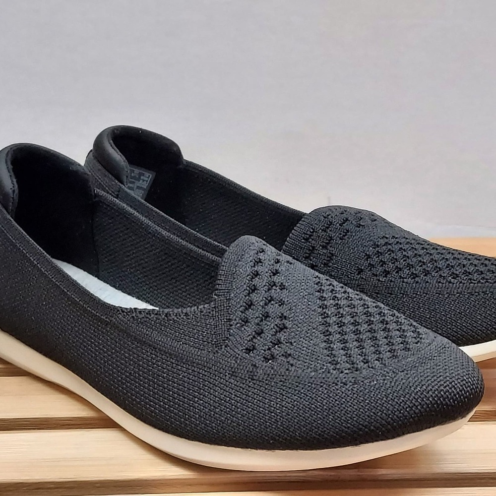 Clarks Womens | Black | Carly Star Slip On Loafer Shoes Size 7